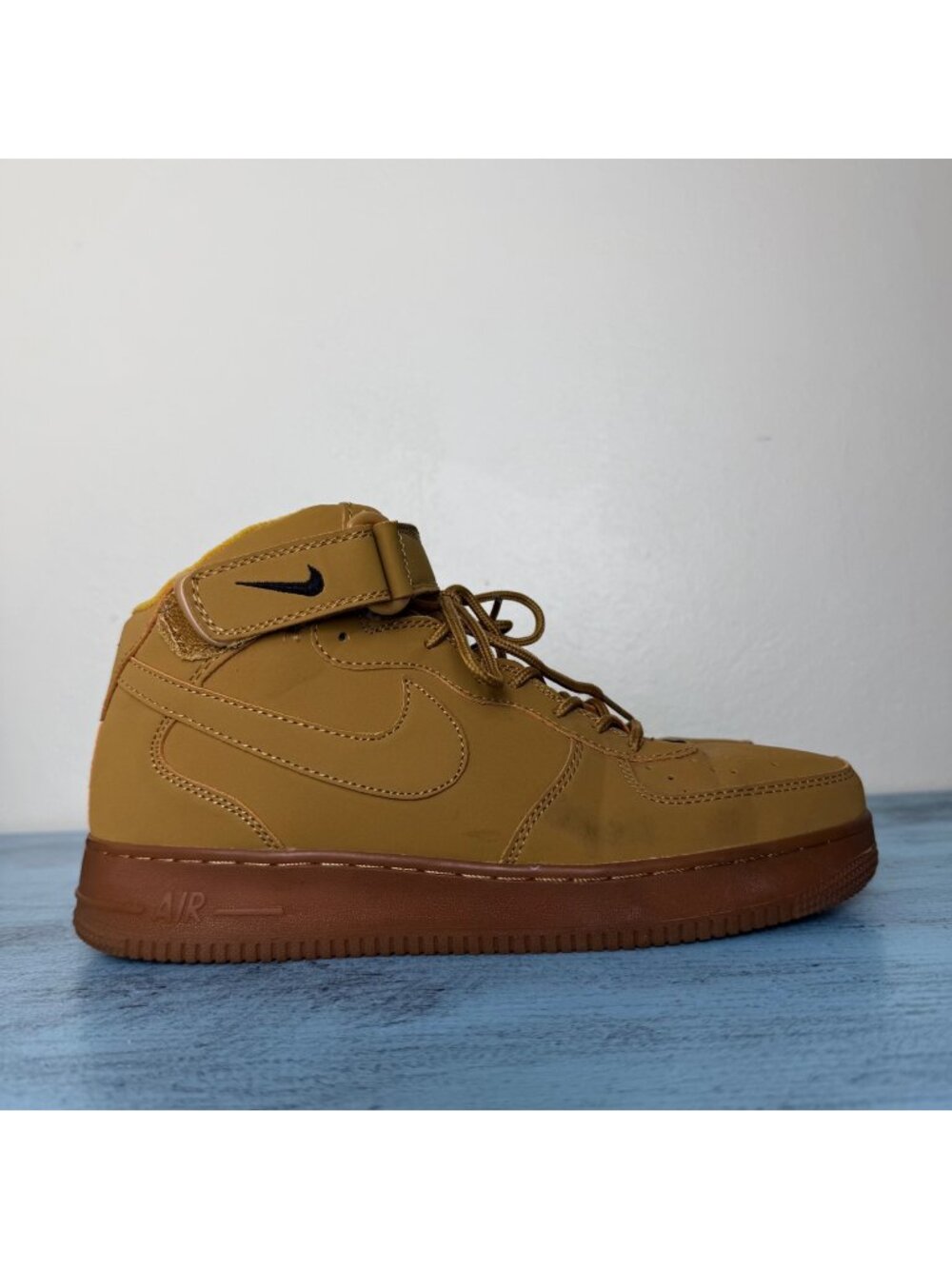 Nike Air Force 1 Mid Sneakers Wheat & Gum Sole Mens Sz 9.5